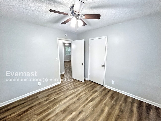 Building Photo - 4280 Valley Grove Dr