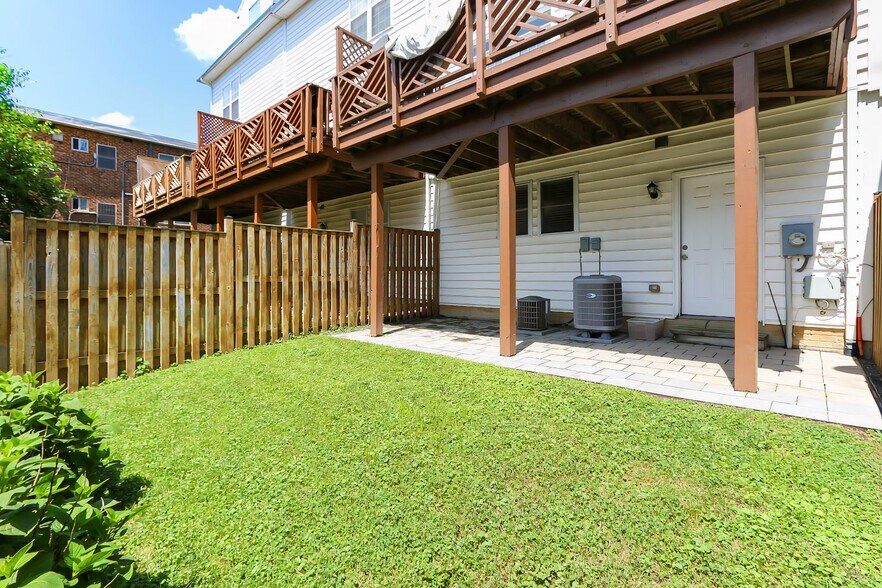 Building Photo - 2022 N Culpeper St