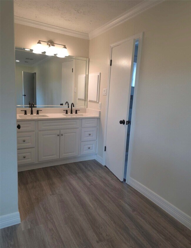 Building Photo - 7423 Weatherhill Ln