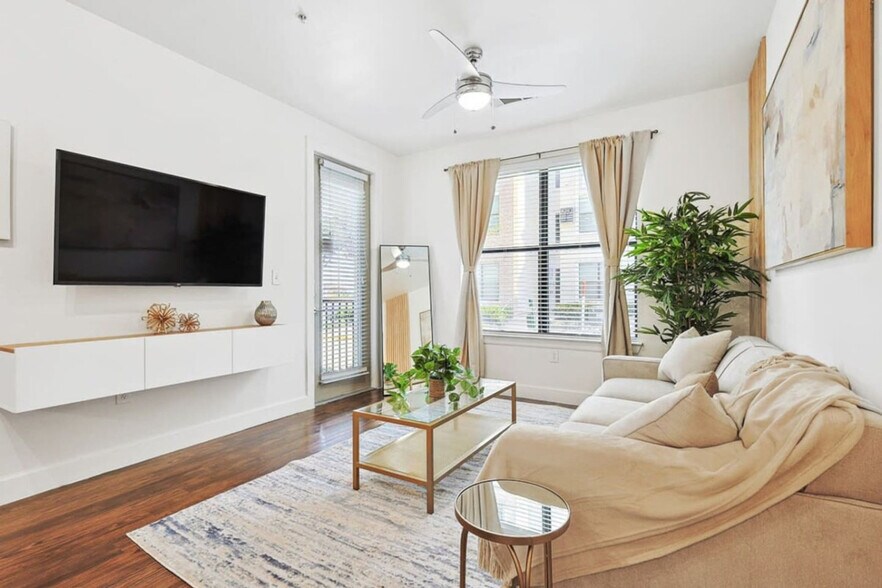 Building Photo - 5445 Town and Country Blvd