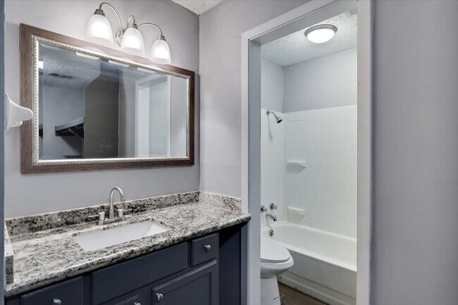 Building Photo - 1001/1003 Euclid Ave