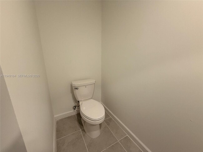 Building Photo - 2954 SE 23rd Ave