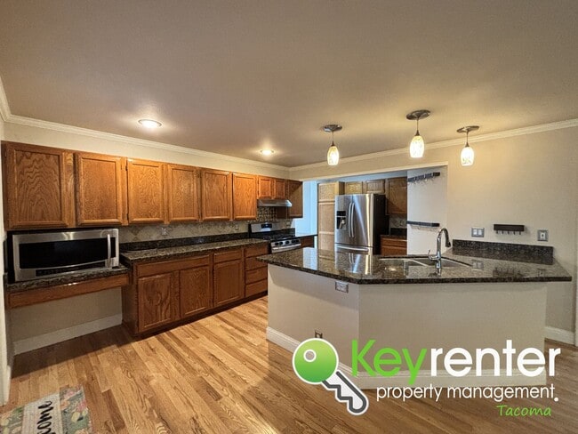 Building Photo - Spacious 5-Bedroom Home in Secluded Cul-De...