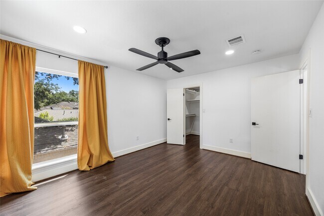 Building Photo - 15731 Steamboat Ln