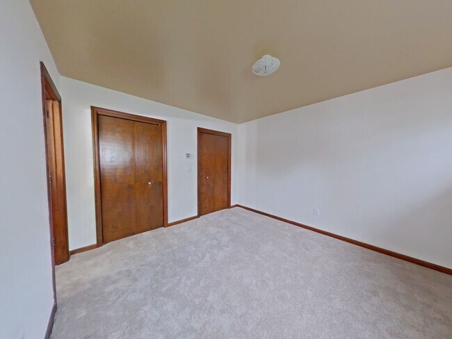 Building Photo - 550 S Hanover St