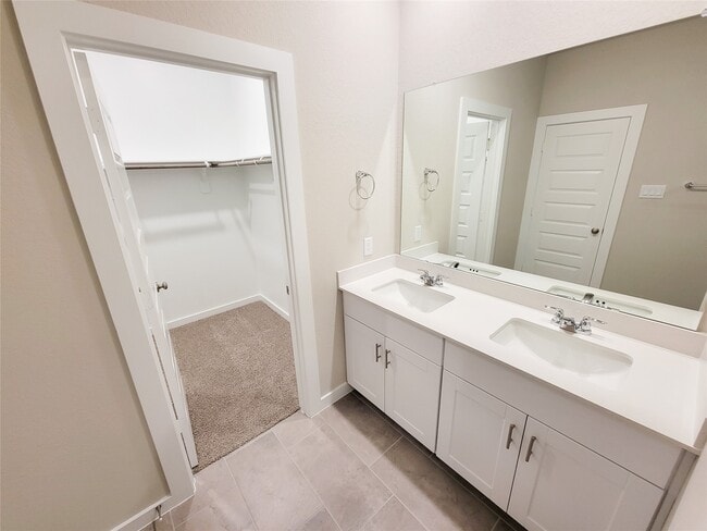 Building Photo - 10055 Cloud Mist Dr