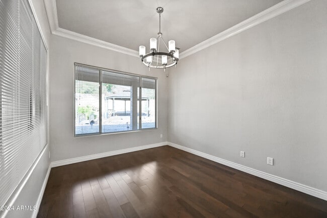 Building Photo - 6520 W Robin Ln