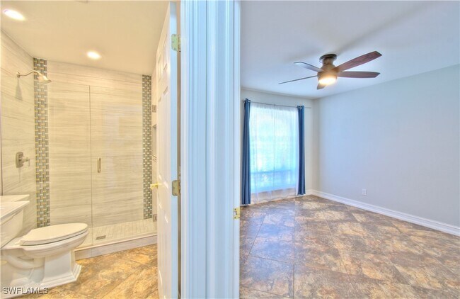 Building Photo - 787 Palm View Dr