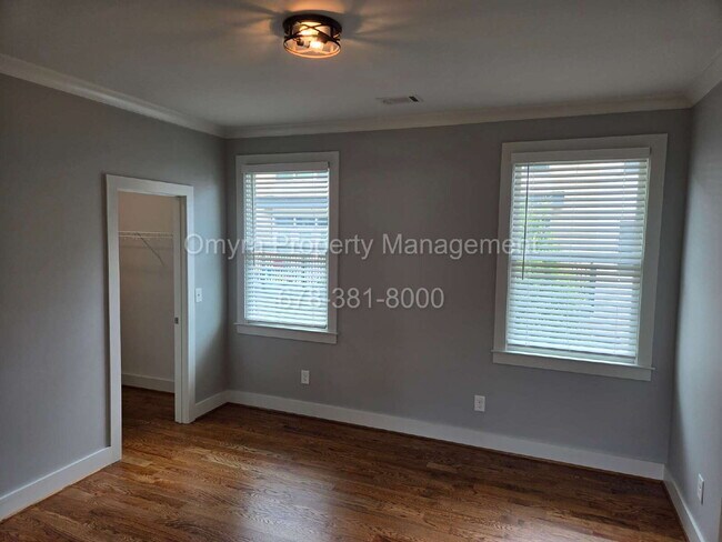 Building Photo - Gorgeous 4 Bedroom Home Near Grant Park!
