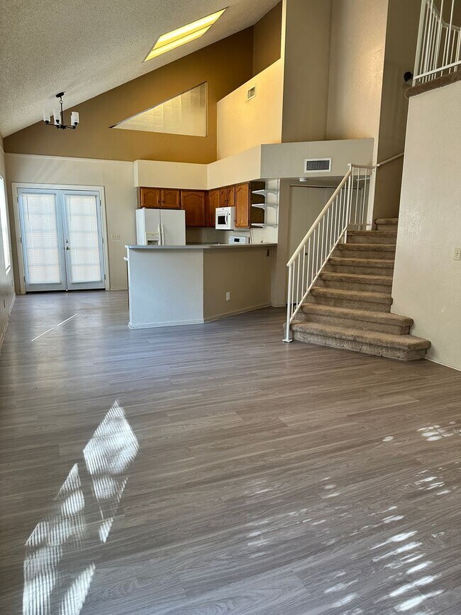 Building Photo - Windsor Shadows patio home 3 bed / 2 bath