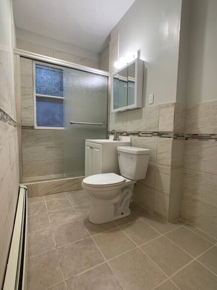 Building Photo - 165 Chiswick Rd