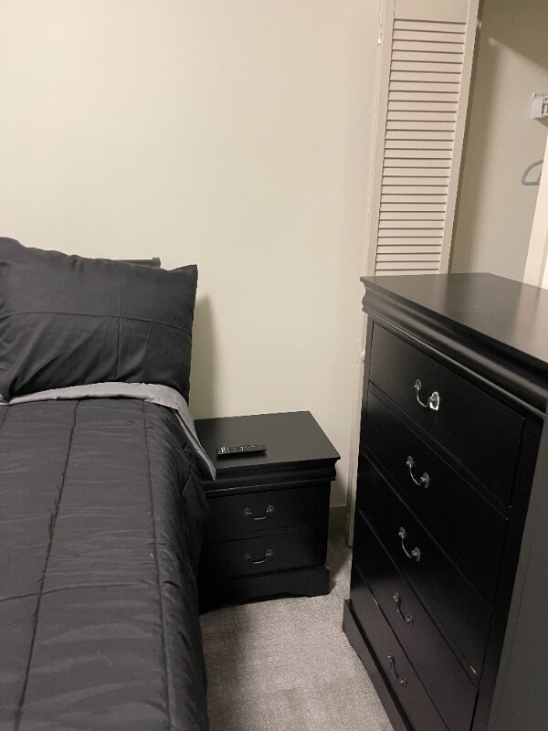 Building Photo - 1417 W 9th St