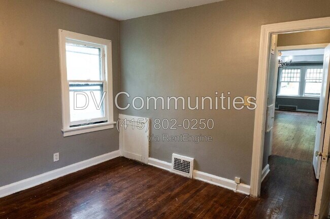 Building Photo - 1504 Sherbrook Rd