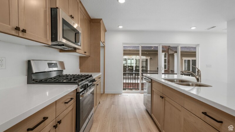 Building Photo - 12921 Trail