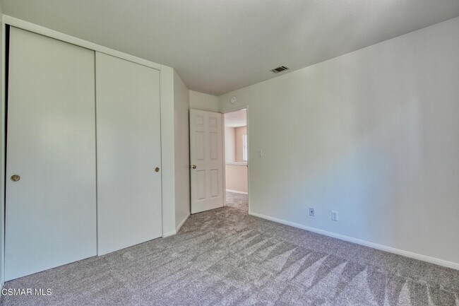 Building Photo - 1044 Cherry Creek Cir