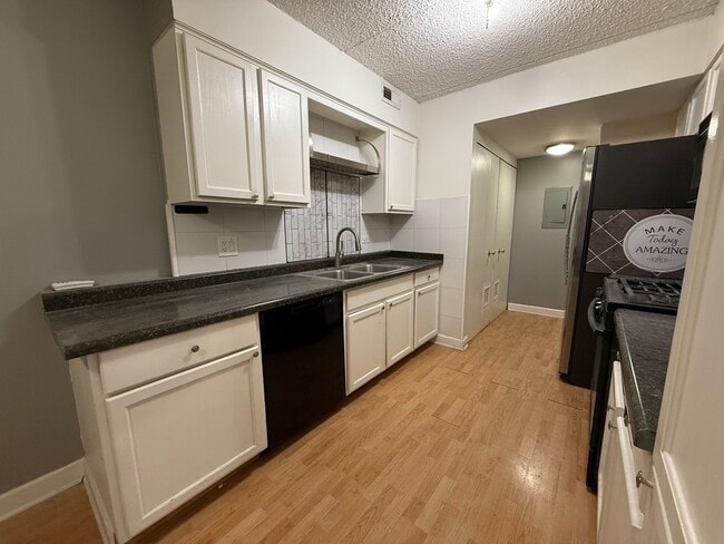 Building Photo - 259 Stoneybrook Ln