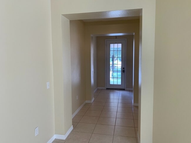 Building Photo - WATERS EDGE/LK NONA-8641 Bradleys Landing ...