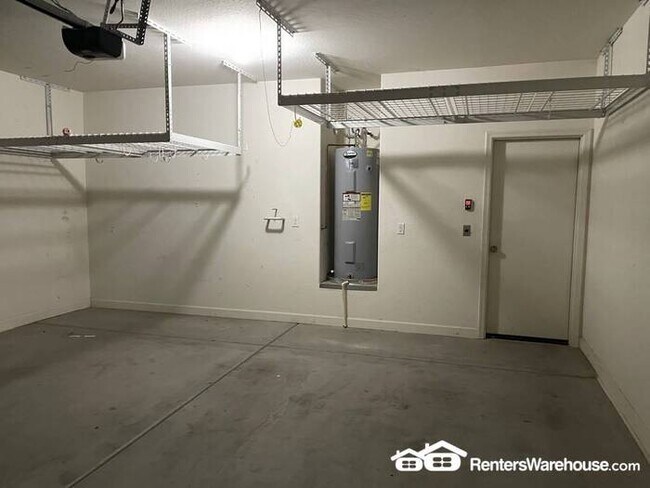Building Photo - North Phoenix Beauty 4bed + den 3bath clos...