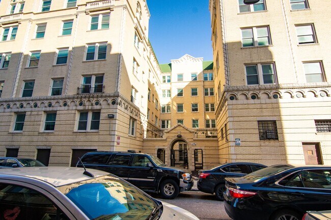 Interior Photo - Jeffery Apartments