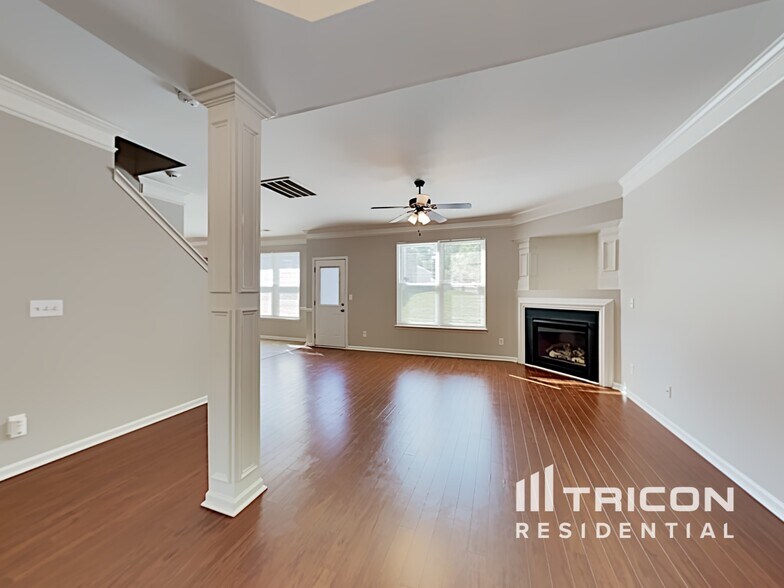 Building Photo - 708 Harrier Rd
