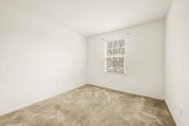 Building Photo - 12586 W Myrtle Ave