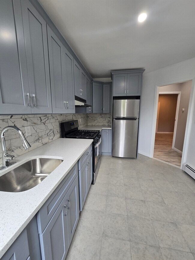 Building Photo - 6027 Monroe Pl