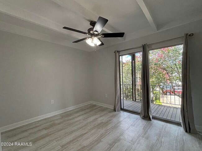 Building Photo - 1008 S College Rd