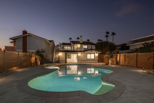 Primary Photo - Gorgeous Fully Remodeled 5 Bedroom Home wi...