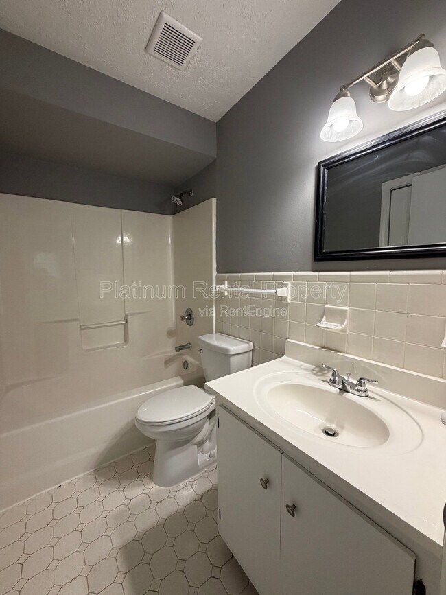 Building Photo - 1502 Waverly Way