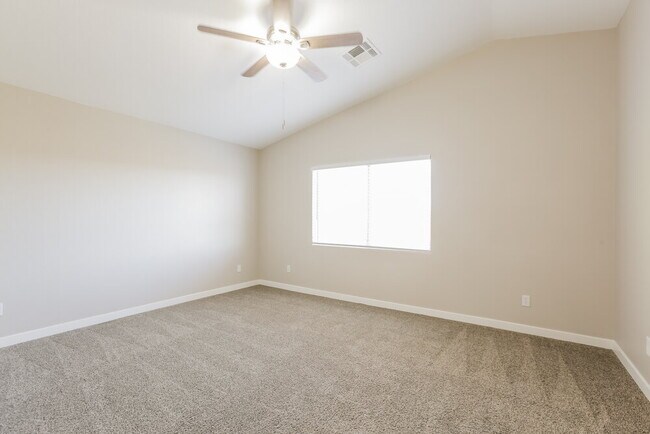 Building Photo - 5162 Dillingham Dr