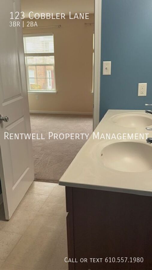 Building Photo - 123 Cobbler Ln