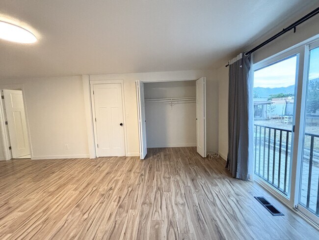 Building Photo - 11299 Woodhill Dr