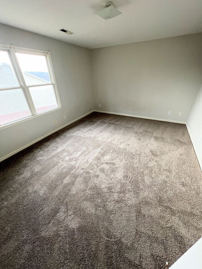 Building Photo - 6118 Igloe Drive