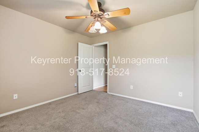 Building Photo - 3 Bed | 2 Bath | Jenks