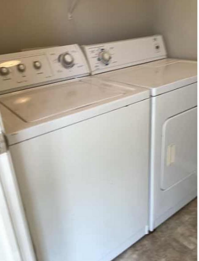 Building Photo - 3 bedroom, 2.5 bath Condo: Stoneview Neighborhood in Ellettsville! Available NOW!!