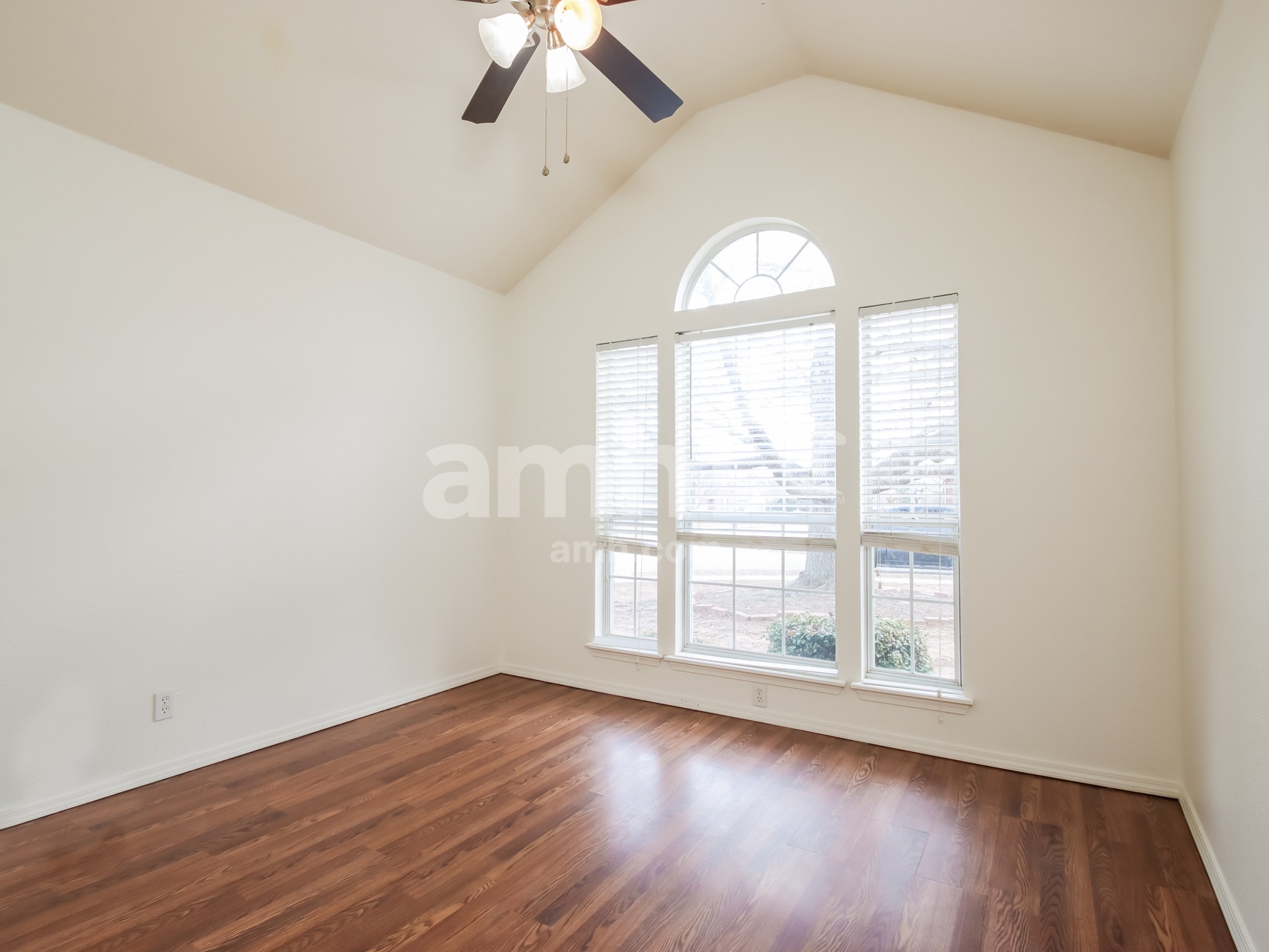 Building Photo - 10421 E 112th St S