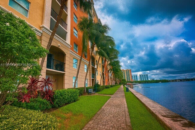 Building Photo - 17150 N Bay Rd