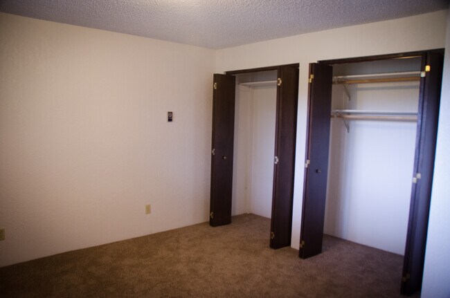 Downstairs bedroom #2 - 11839 Glenwood Rd