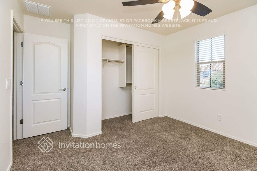 Building Photo - 3361 N Los Alamos