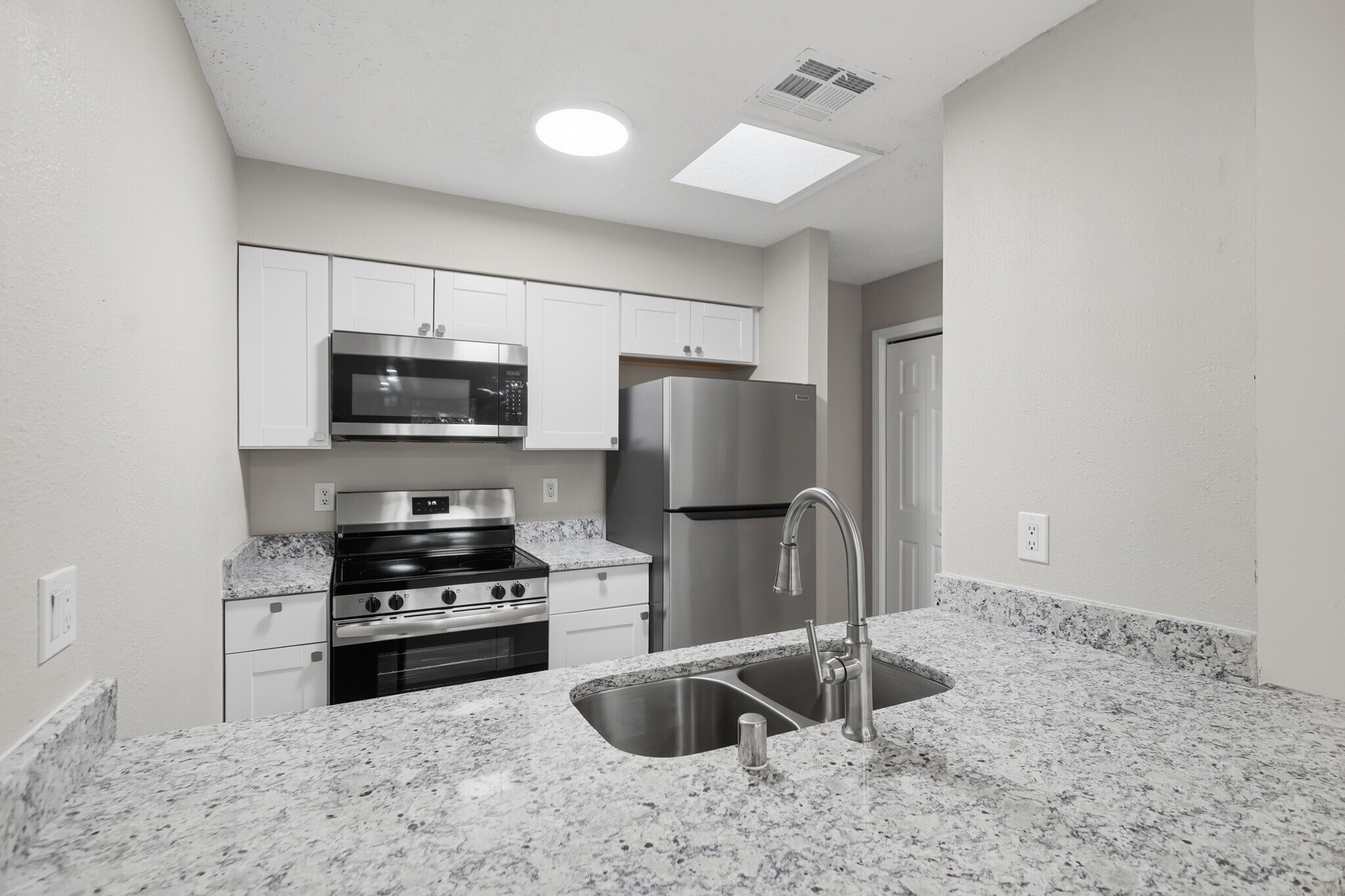 Building Photo - 12229 Menaul Blvd NE