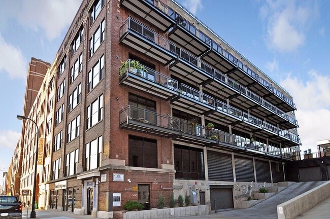 Building Photo - 618 N Washington Ave