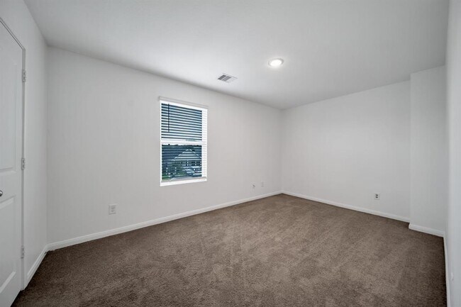 Building Photo - 16570 Colleen Pl
