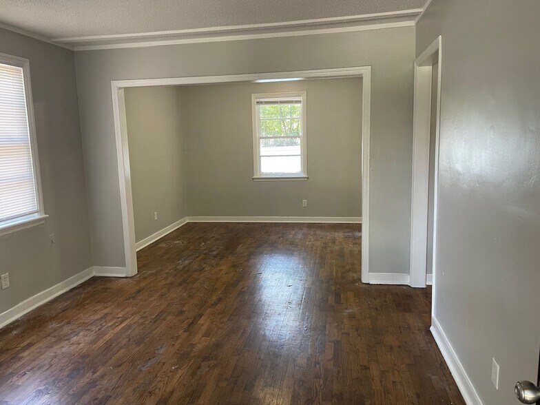 Building Photo - 1872 Portland Ave