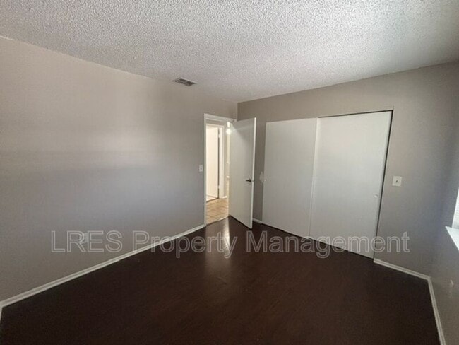 Building Photo - 4564 Pheasant Run Dr