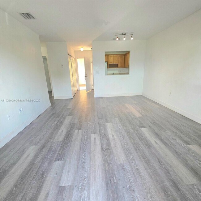 Building Photo - 14500 SW 88th Ave