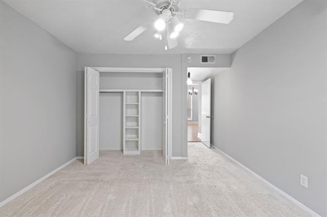 Building Photo - 5928 Sandhurst Ln