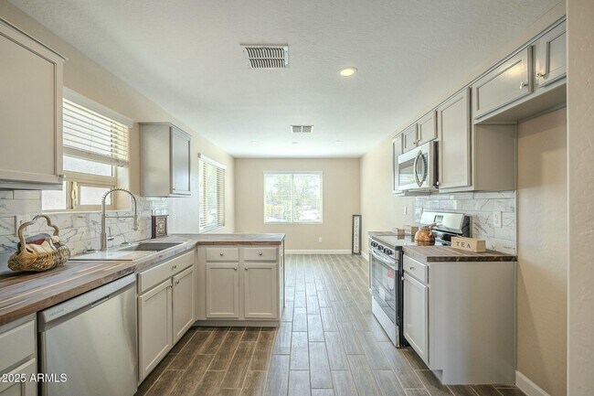 Building Photo - 4582 E Jadeite Dr