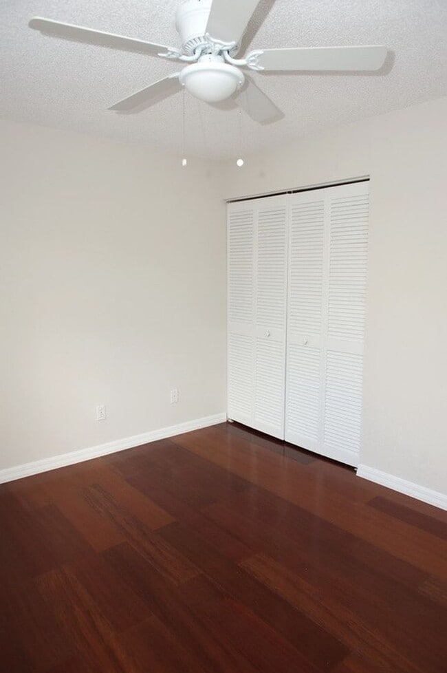 Building Photo - ANNUAL RENTAL - 2 Bedroom, 2 Bath Condo in North Naples