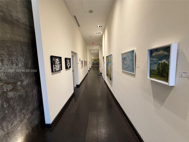 Building Photo - 888 Biscayne Blvd