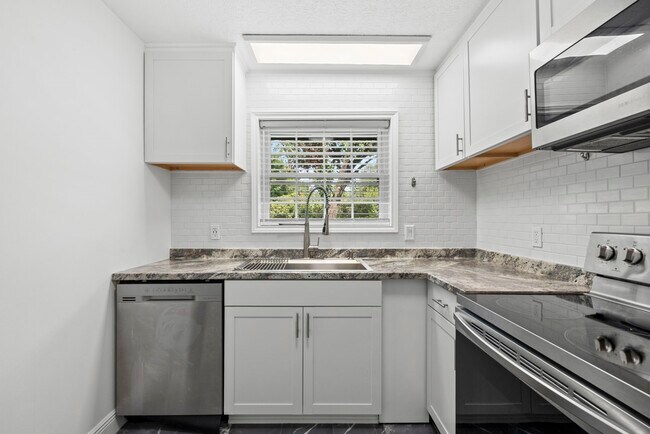 Building Photo - 7900 Westheimer Rd